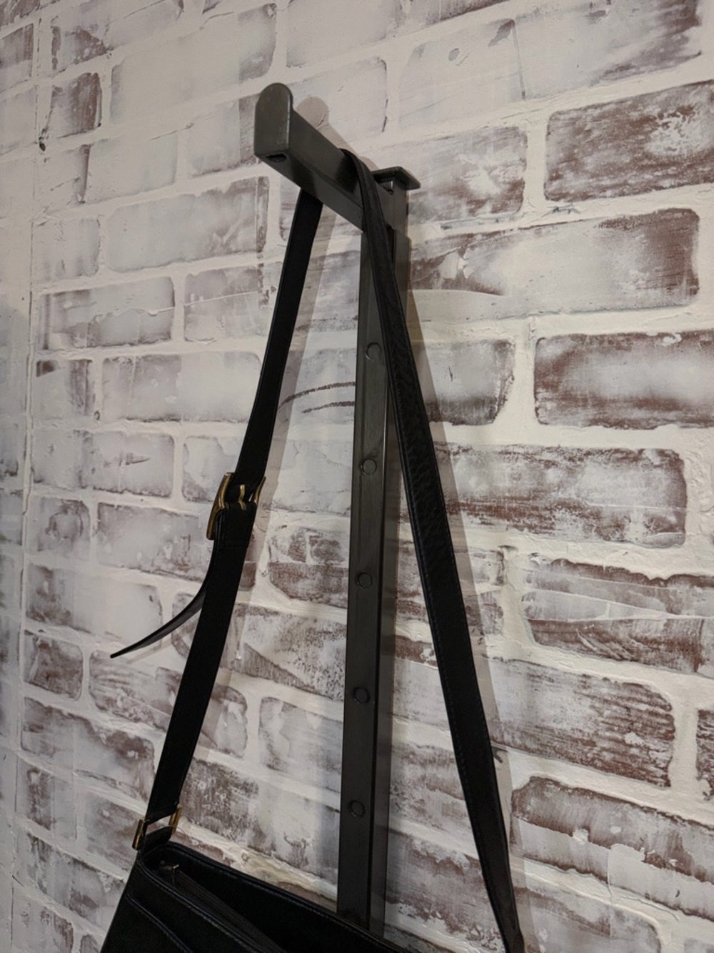 Etienne Classic Black Leather Shoulder Bag - Picture 2 of 11